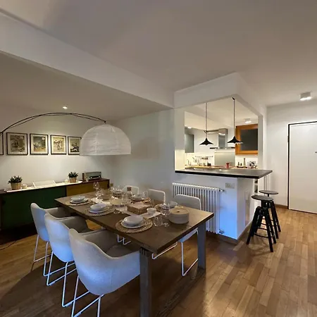 La Caletta Apartment- Panoramic Shared Pool, Secured Parking, Water Activities Apartment Blevio